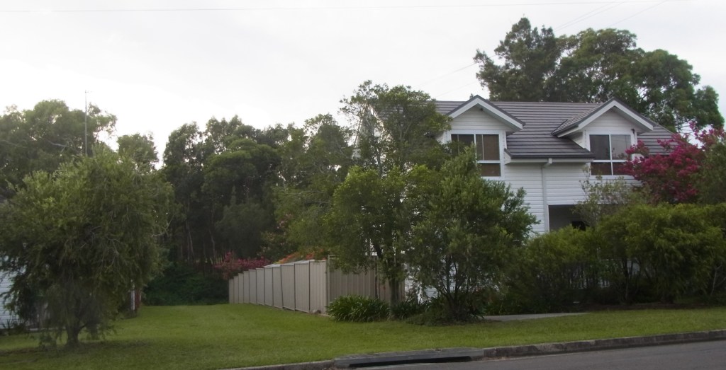 The area along this fence  is meant to be a public access to the creek.