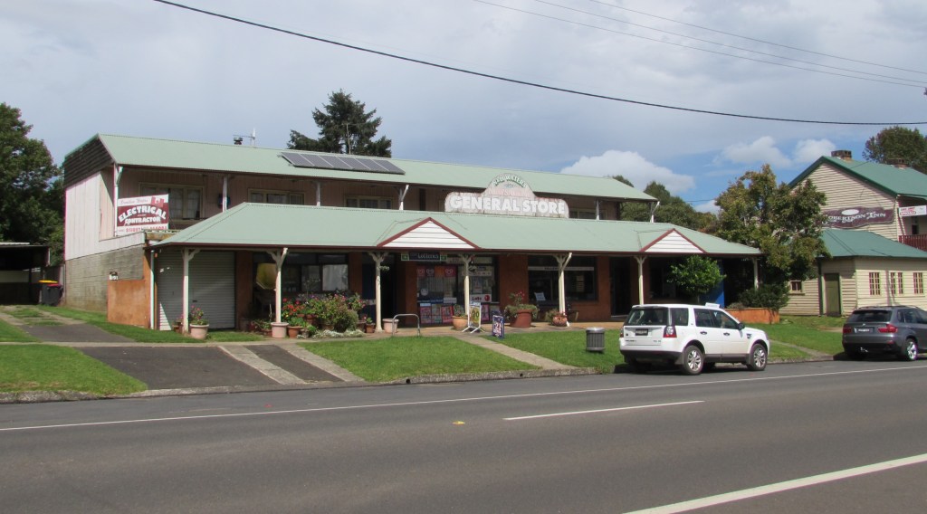 Robertson has become quite touristy, especially on a Sunday.