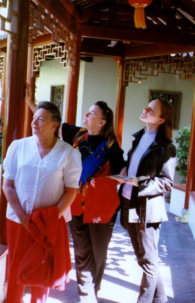 There are many beautiful things to see in these Chinese Gardens in Sydney.