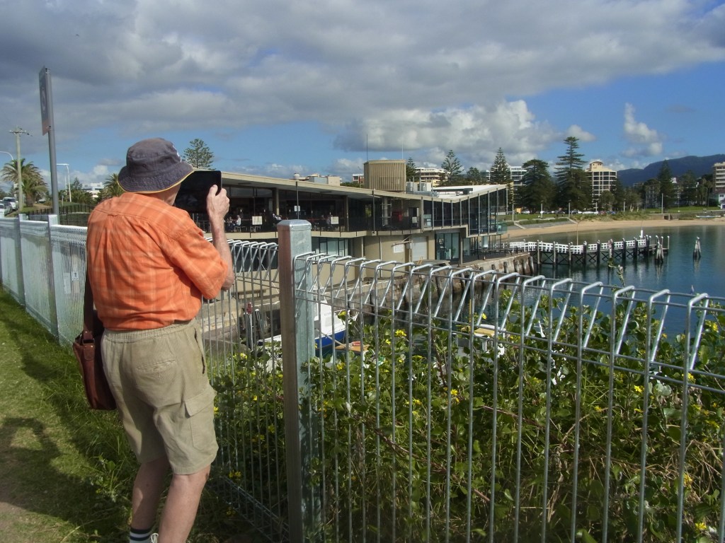 We found a parking spot further up from where we had a good view towards the harbour.
