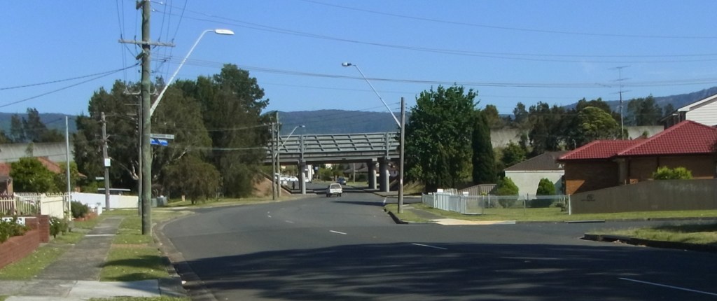 At this corner I turn right to reach the swimming pool.