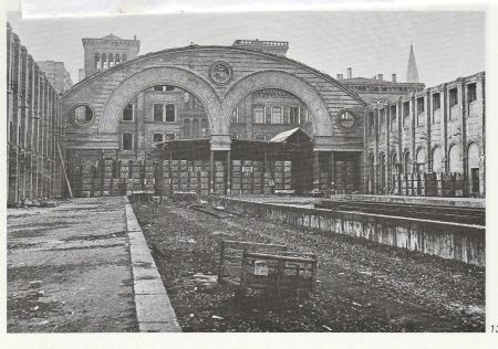 The war ravaged Görlitzer Bahnhof. My train left from the platform on the far right along the wall. Even from this photo one can get an idea of the beautiful architecture. 