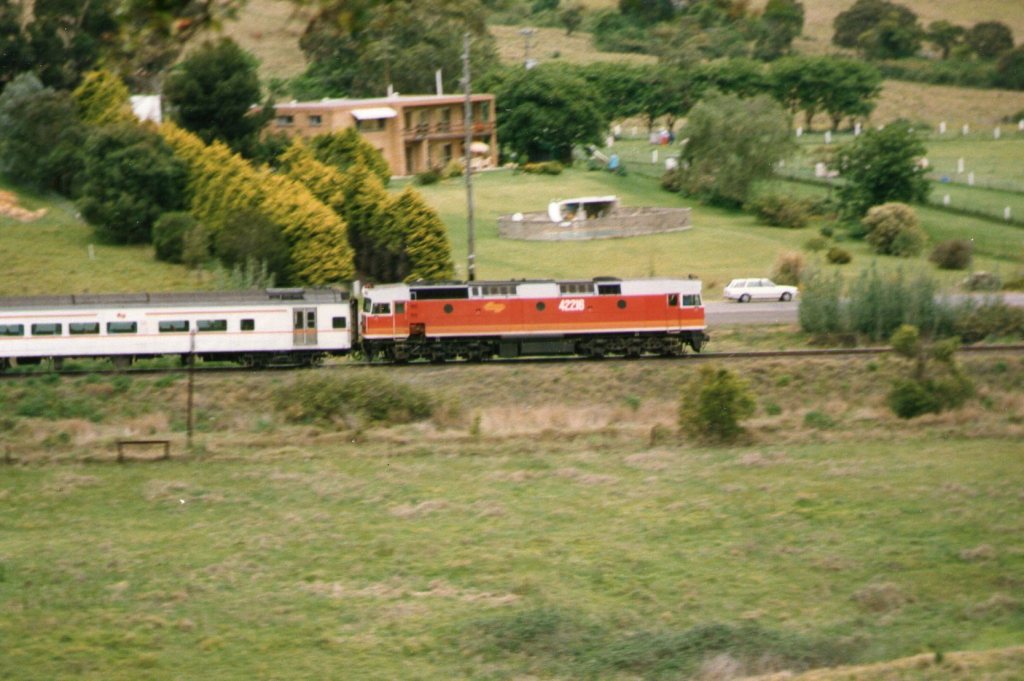 Down the straight towards Tongara Road Level Crossing. June 1987