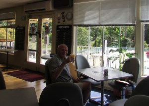 Peter had a glass of orange juice, I had some tea.