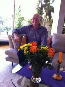 Martin in Klaudia's apartment